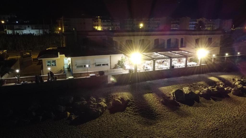 Hotel Ristorante La Lampara Gizzeria Luaran gambar