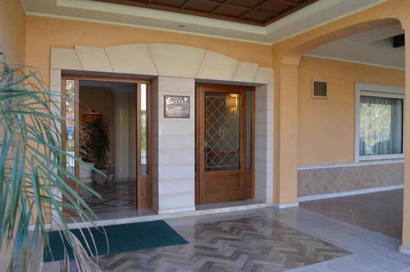 Hotel Ristorante La Lampara Gizzeria Luaran gambar